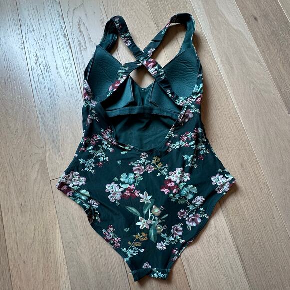 Niptuck One Piece Floral Green Swimsuit Multi Fit Cup Size 8 - Picture 2 of 9